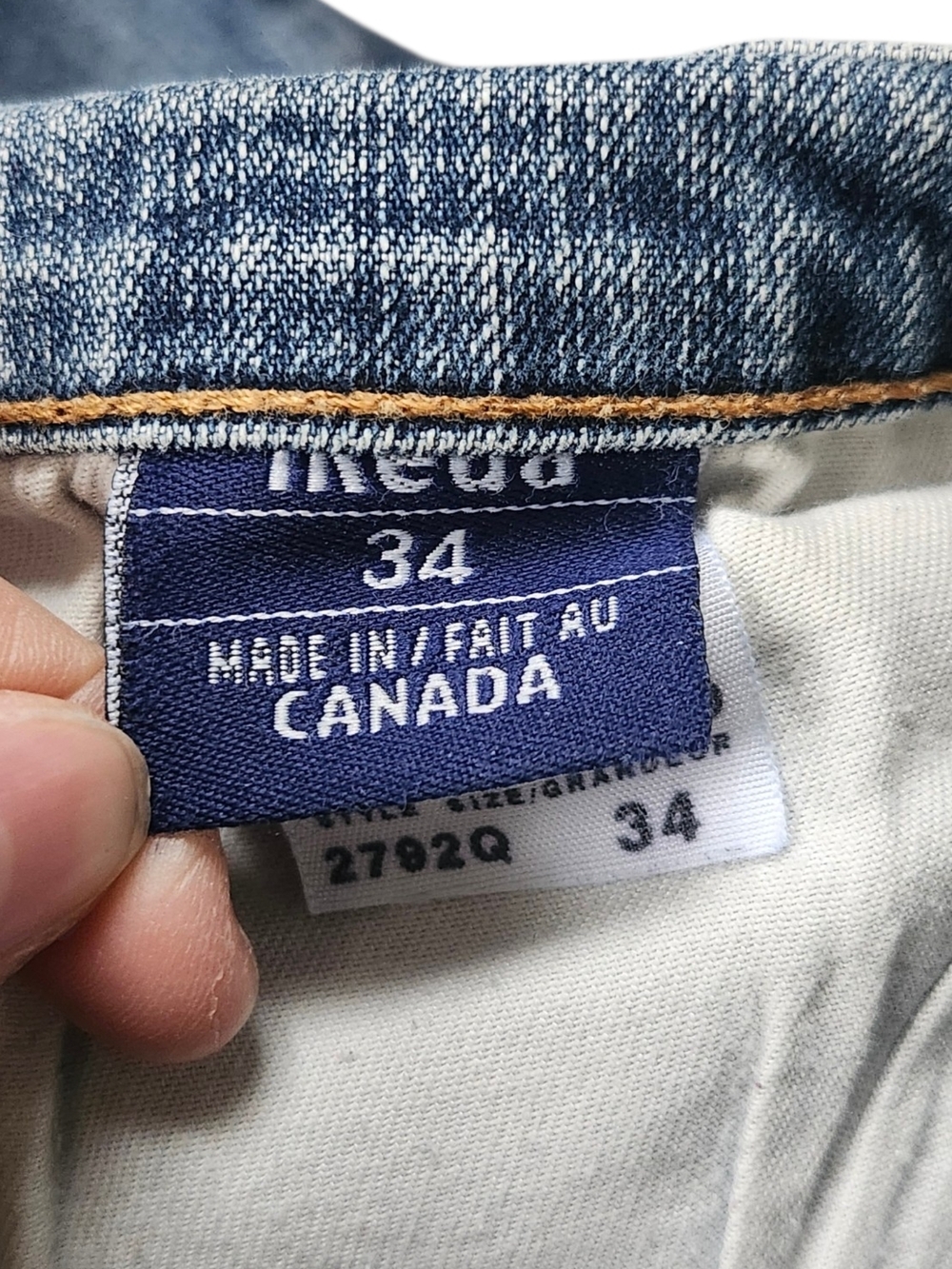 Vintage Ikeda Jeans 34x32 Made in Canada | Classic Straight Leg DenimVintage - Picture 12 of 13